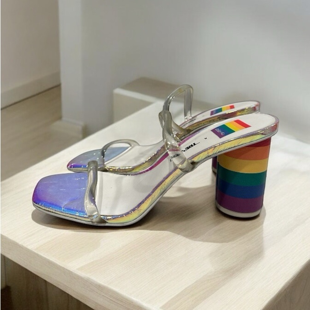 Dolce Vita Rainbow Sandals New Women Striped Heels sz 8 Iridescent Shoe Pride